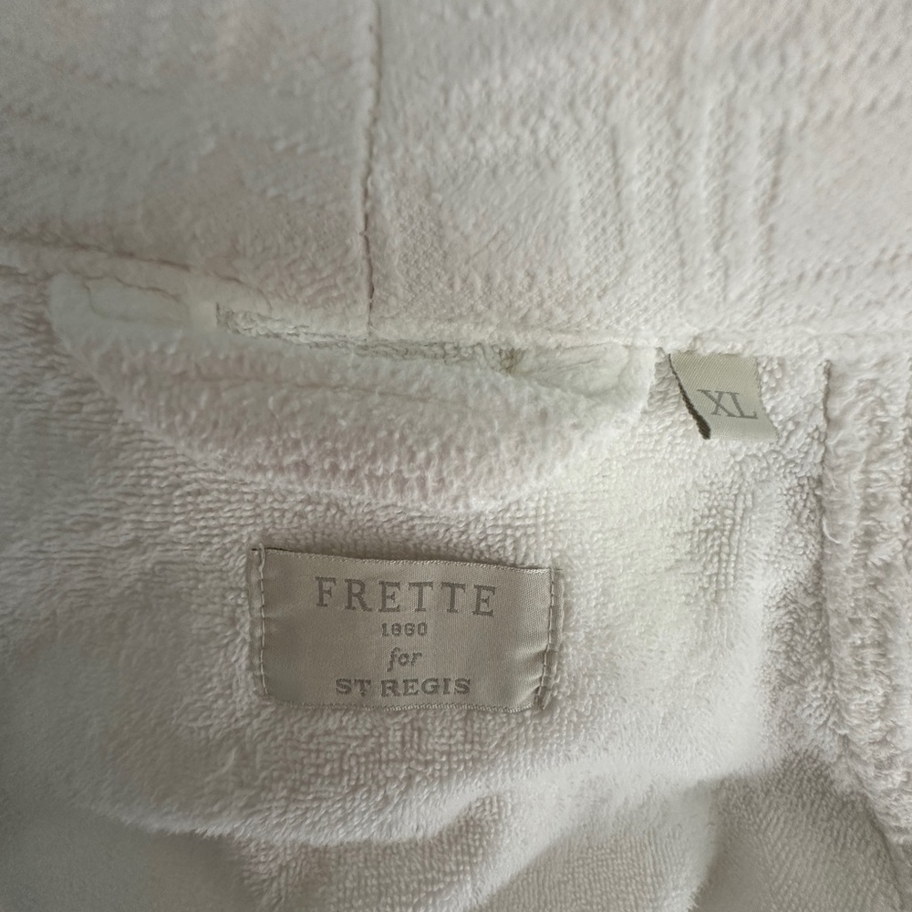 Frette 1860 For The St. Regis White Bathrobe Size XLarge - Picture 3 of 5